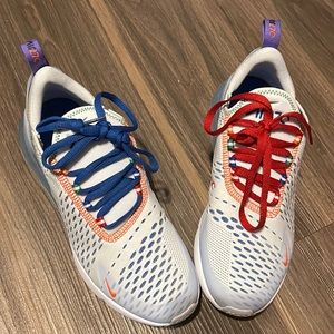 Nike Air Max 270 size 7 big kids.Comes w/extra laces.To switch up the colors.